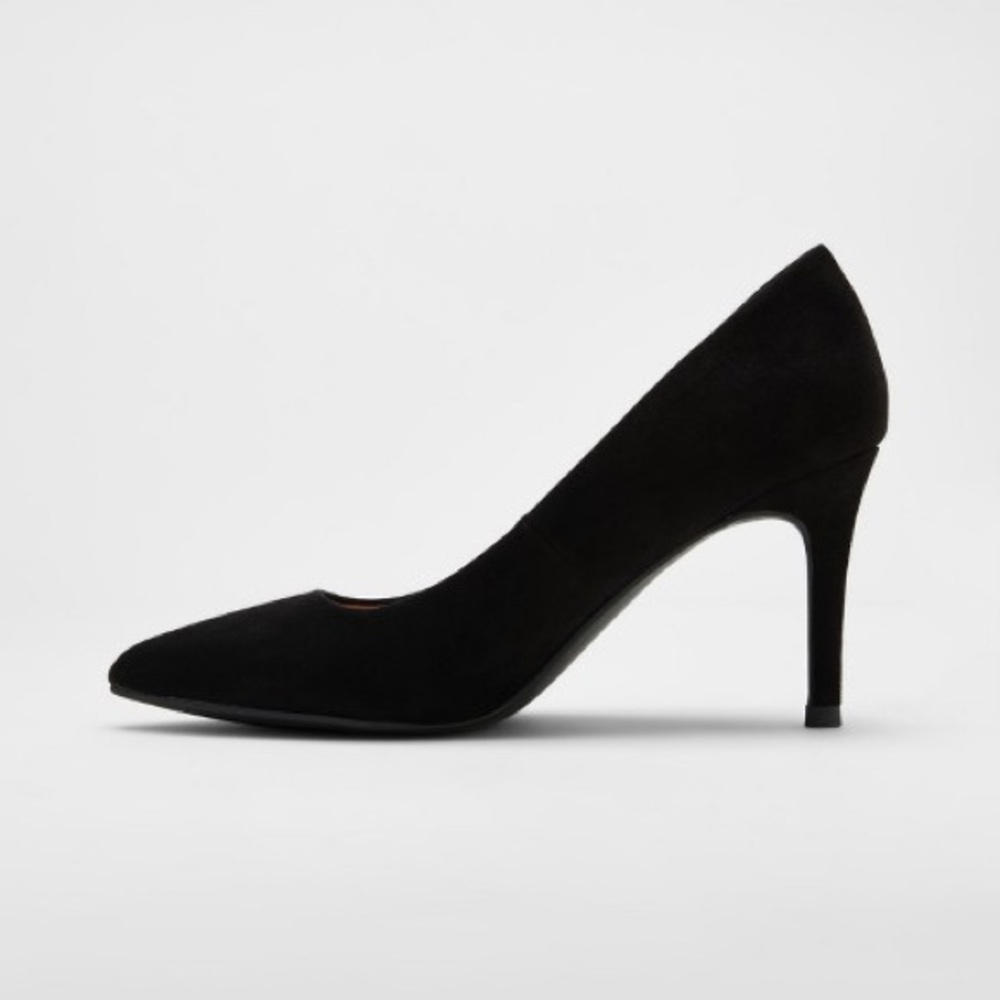 Black 3.25” pumps